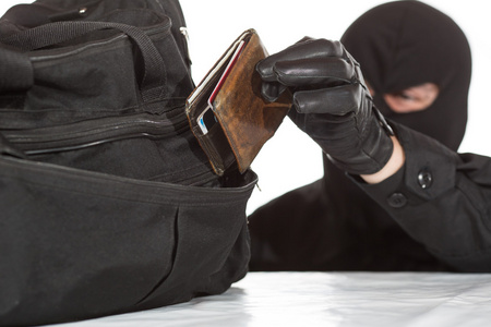 钱包被盗报警会受理吗_钱包被盗预示着什么_im钱包被盗刷